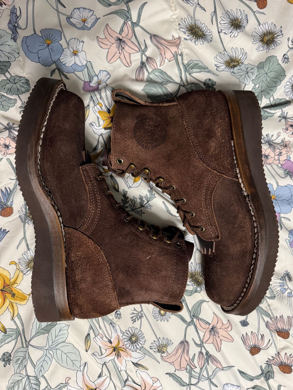 Photo by Shannmoody on May 28, 2025 of the Frank's Boots Rainier in Seidel Mocha Oil Tan Roughout.