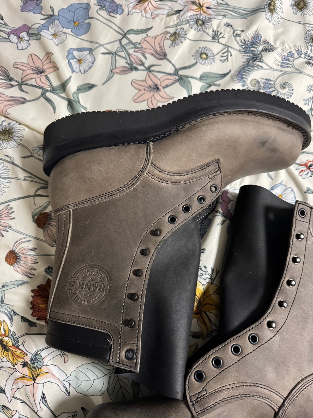 Photo by Shannmoody on October 25, 2025 of the Frank's Boots Rainier in Horween Steel Predator.