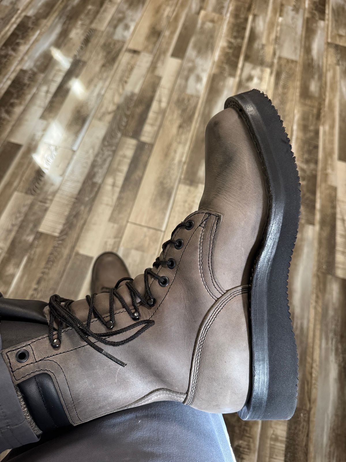 Photo by Shannmoody on October 25, 2025 of the Frank's Boots Rainier in Horween Steel Predator.