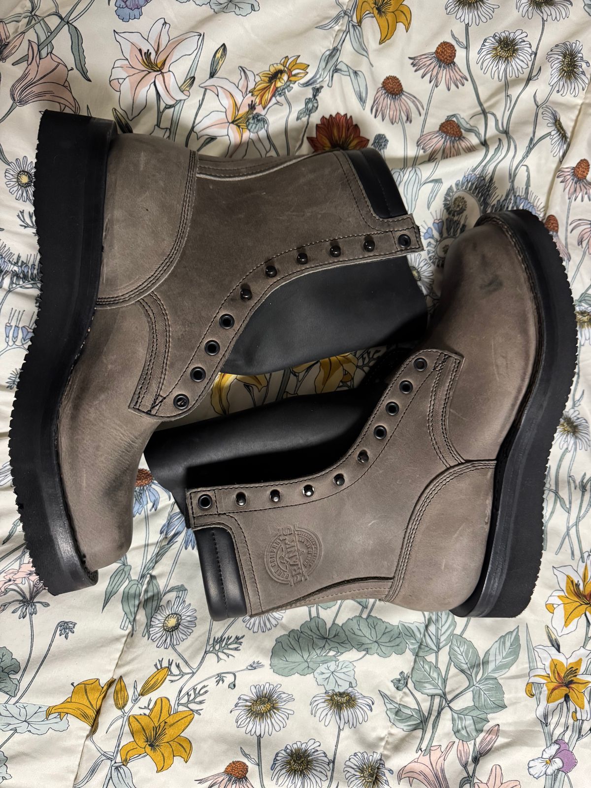 Photo by Shannmoody on October 25, 2025 of the Frank's Boots Rainier in Horween Steel Predator.