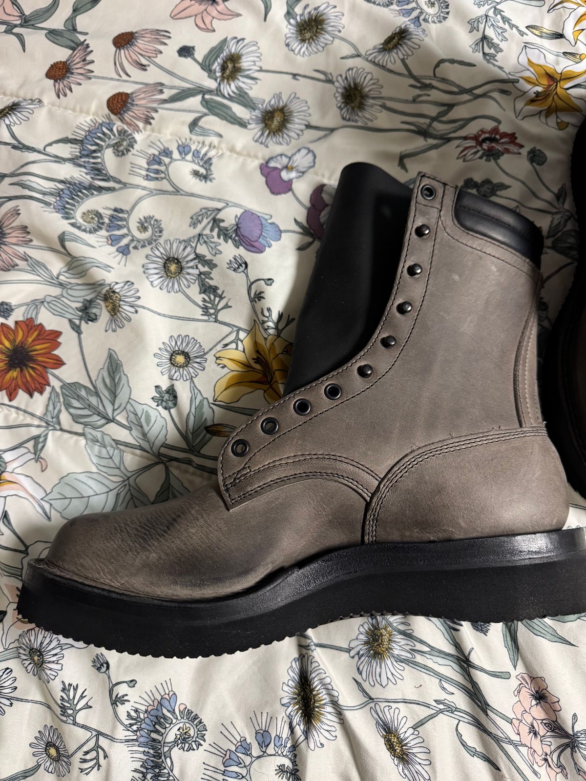 Photo by Shannmoody on October 25, 2025 of the Frank's Boots Rainier in Horween Steel Predator.