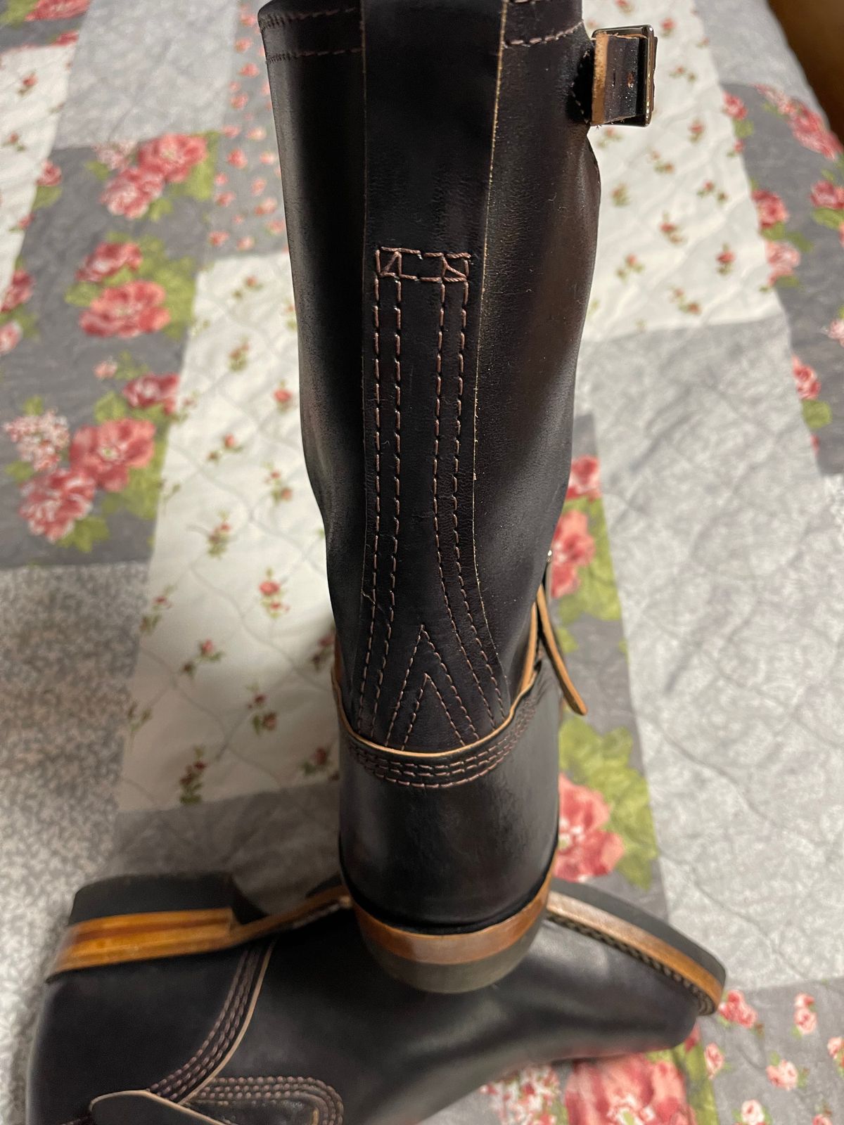 Photo by Shannmoody on August 24, 2022 of the Wesco Mister Lou in Maryam Black Teacore Horsebutt.