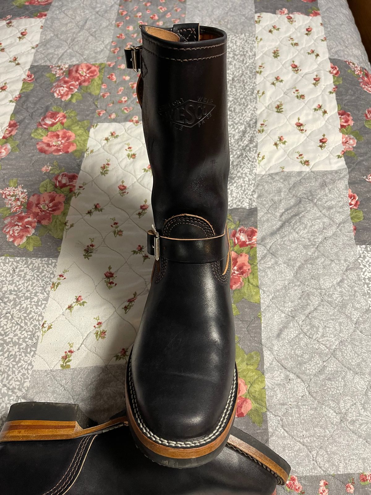 Photo by Shannmoody on August 24, 2022 of the Wesco Mister Lou in Maryam Black Teacore Horsebutt.