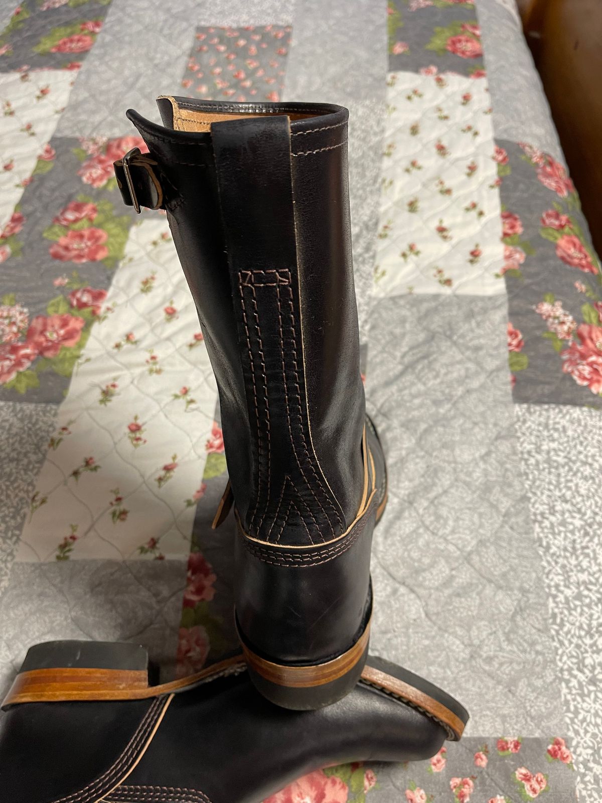 Photo by Shannmoody on August 24, 2022 of the Wesco Mister Lou in Maryam Black Teacore Horsebutt.