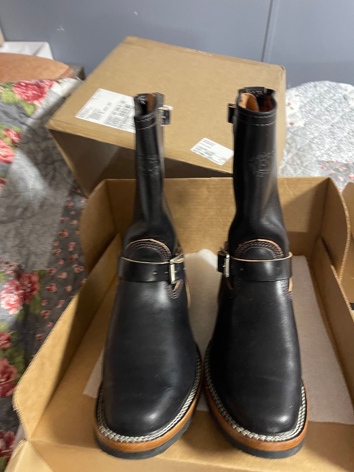 Photo by Shannmoody on August 19, 2022 of the Wesco Mister Lou in Maryam Black Teacore Horsebutt.