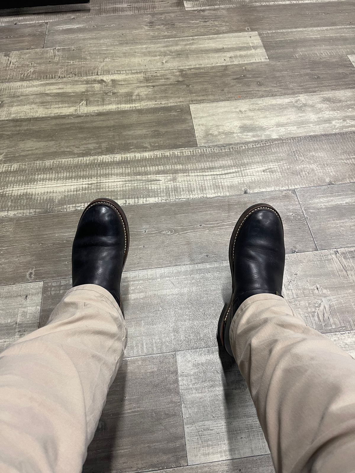 Photo by Shannmoody on April 18, 2023 of the John Lofgren Wabash Engineer Boots in Horween Black Chromexcel.