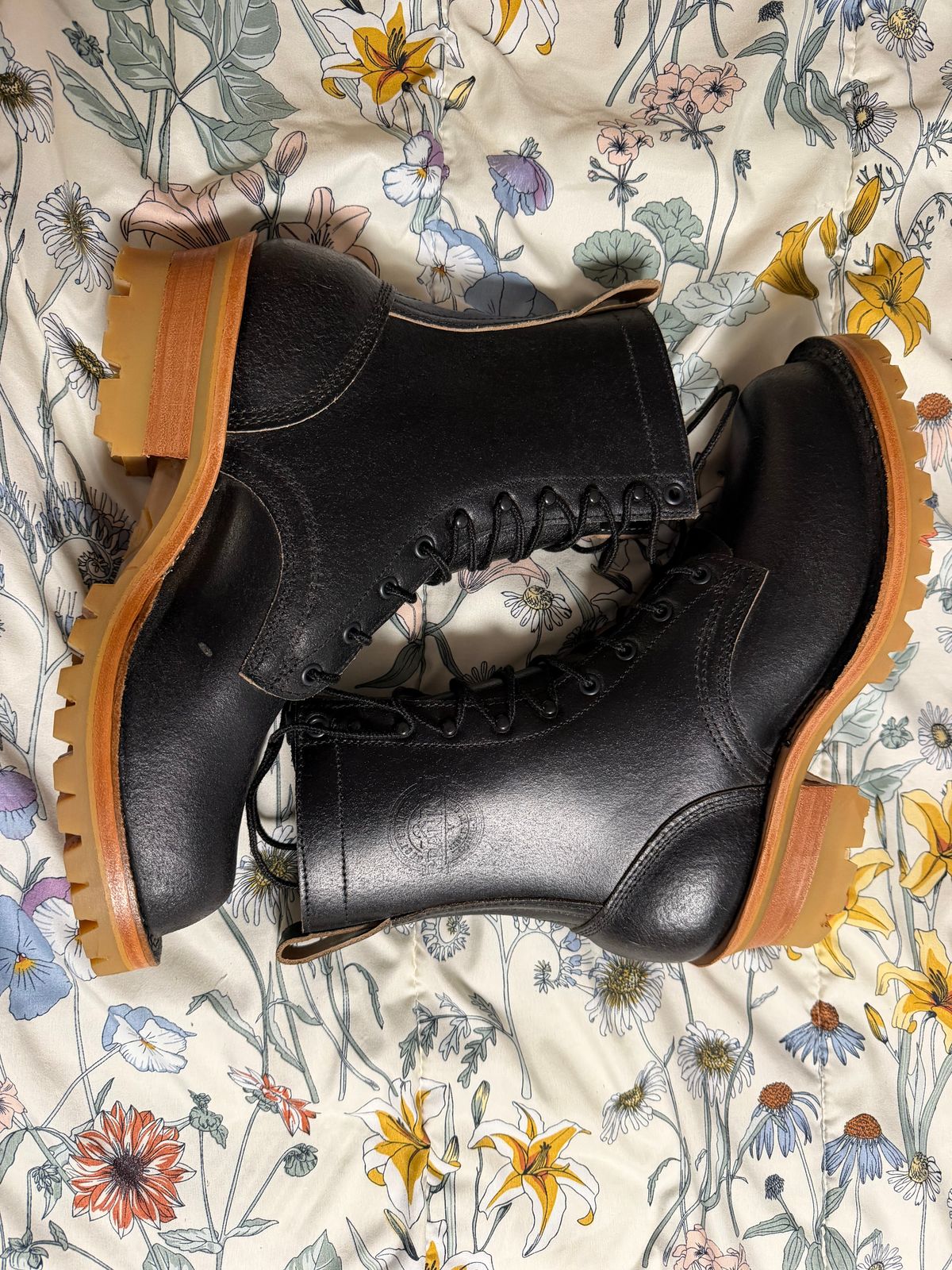 Photo by Shannmoody on February 19, 2026 of the Frank's Boots Type 2 Highlander in Horween Black Waxed Flesh.