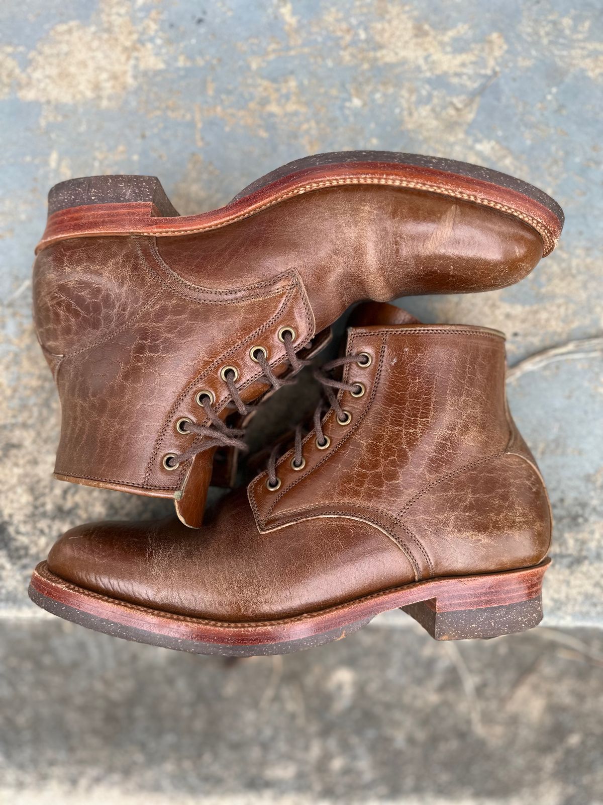 Photo by bucknorris336 on December 4, 2022 of the Tahura Altilis in Shinki Cognac Oiled Horsebutt.