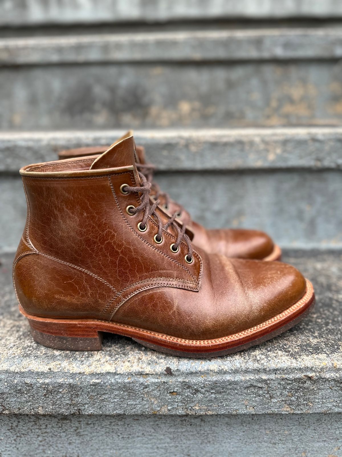 Photo by bucknorris336 on December 4, 2022 of the Tahura Altilis in Shinki Cognac Oiled Horsebutt.