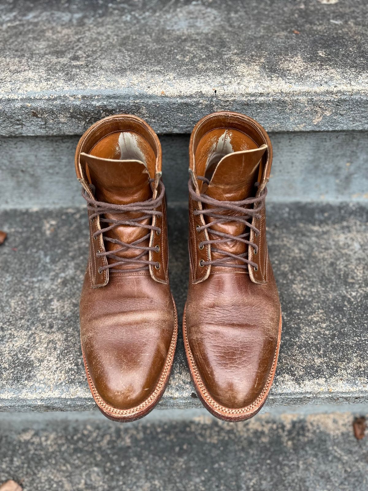 Photo by bucknorris336 on December 4, 2022 of the Tahura Altilis in Shinki Cognac Oiled Horsebutt.