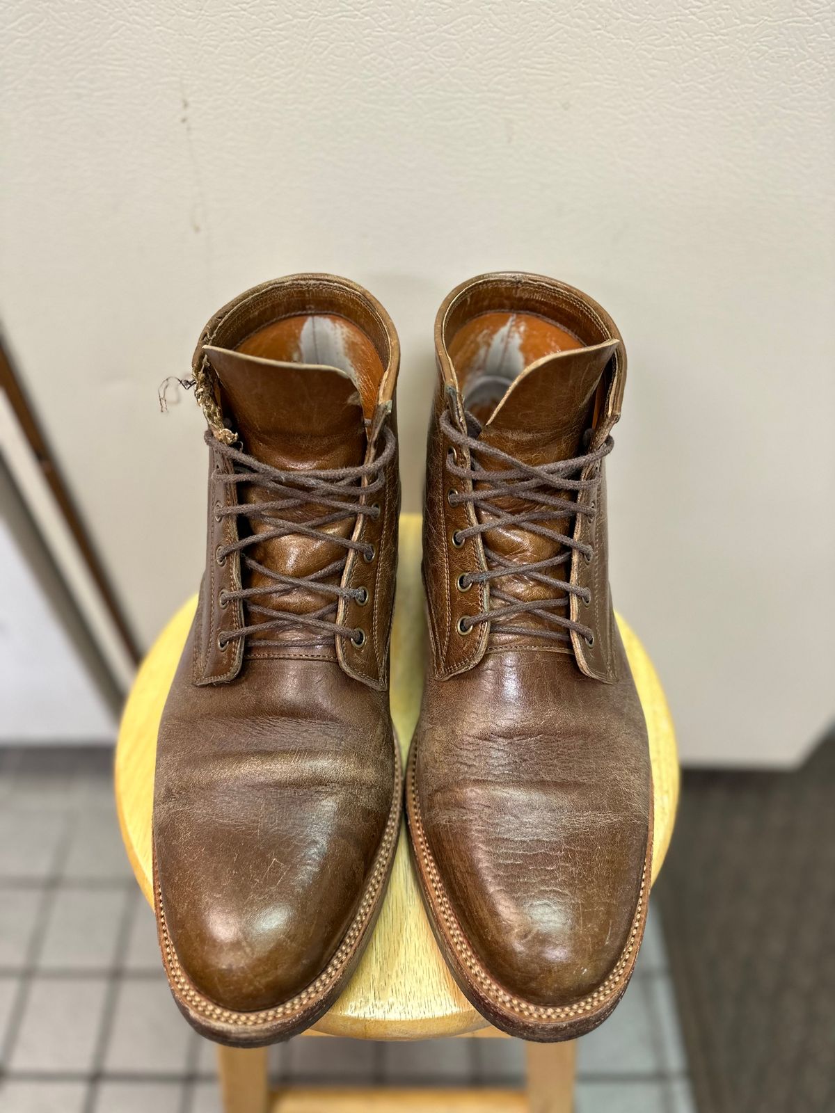 Photo by bucknorris336 on February 3, 2023 of the Tahura Altilis in Shinki Cognac Oiled Horsebutt.