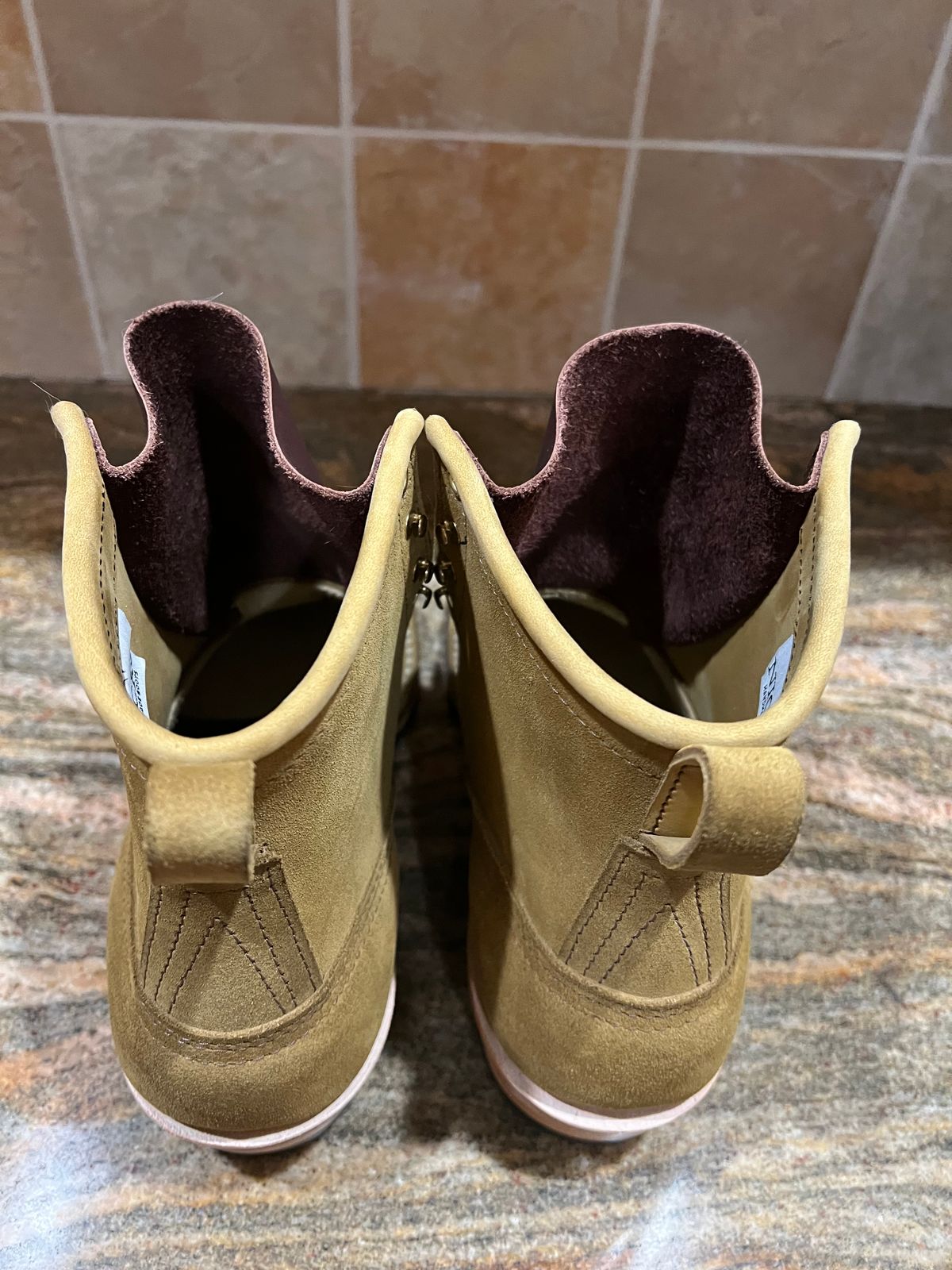 Photo by SpydercoMariner on February 28, 2026 of the Nicks Robert in Seidel Weathershield Coyote Roughout.