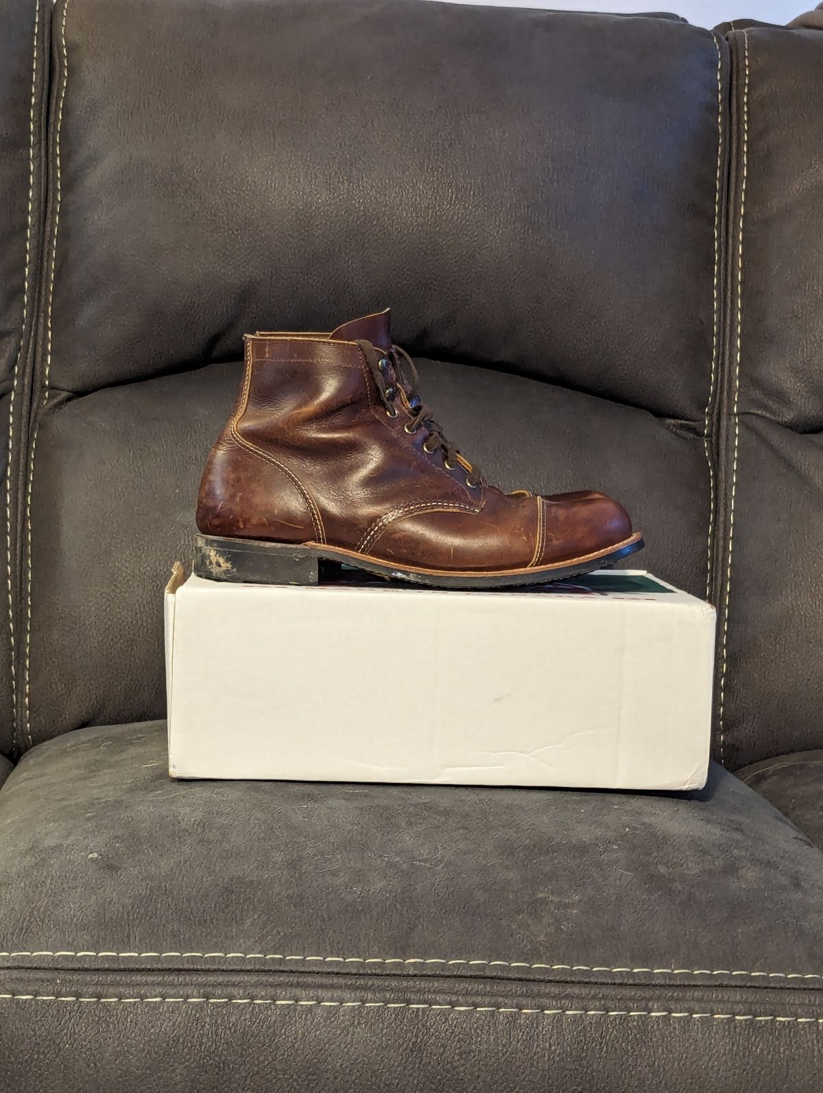 Photo by weltventurer on January 5, 2024 of the Canada West Boots WM. Moorby 2817 in Pecan Tumbled.