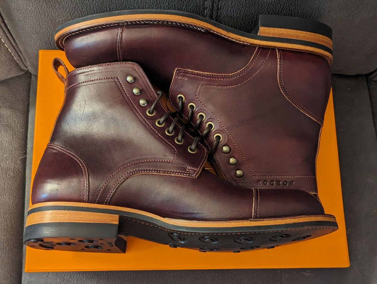 Photo by weltventurer on October 3, 2023 of the Bordon Tukano Boots in Wickett & Craig Burgundy Oiled Latigo.