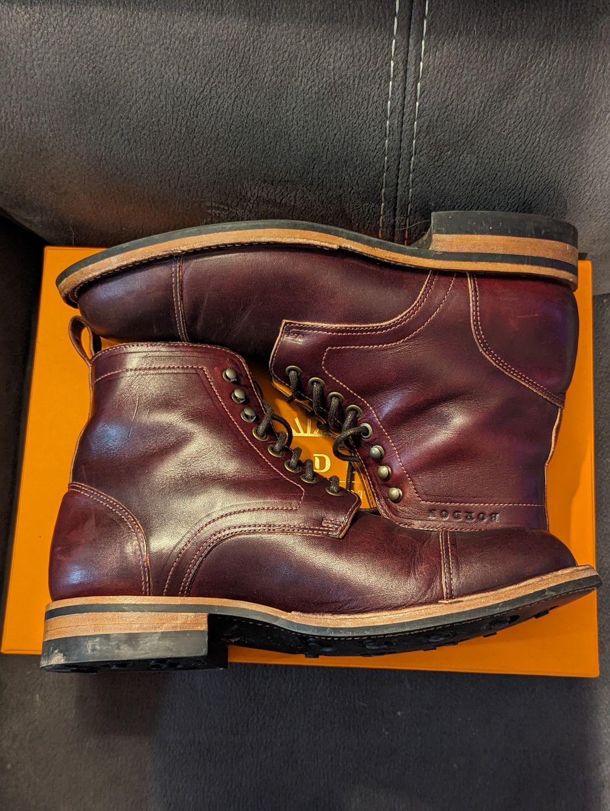 Photo by weltventurer on December 4, 2023 of the Bordon Tukano Boots in Wickett & Craig Burgundy Oiled Latigo.