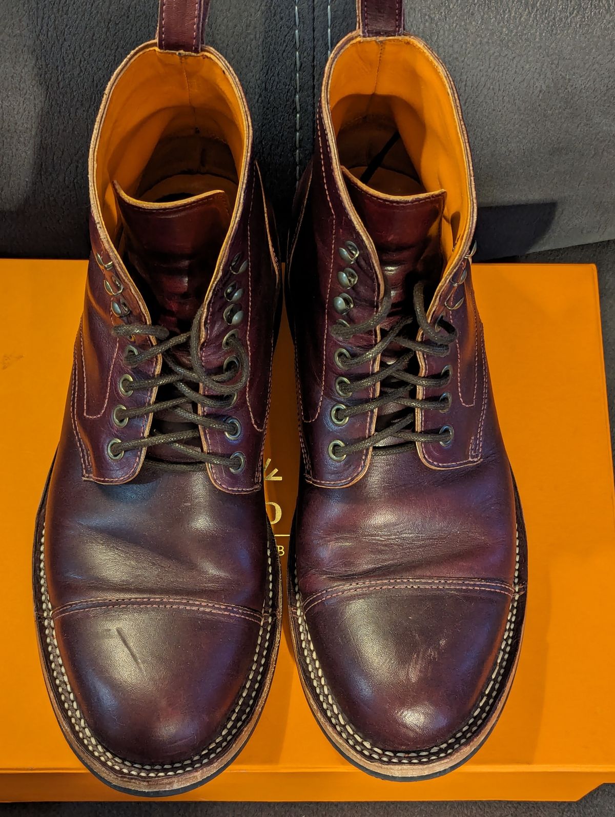 Photo by weltventurer on January 5, 2024 of the Bordon Tukano Boots in Wickett & Craig Burgundy Oiled Latigo.