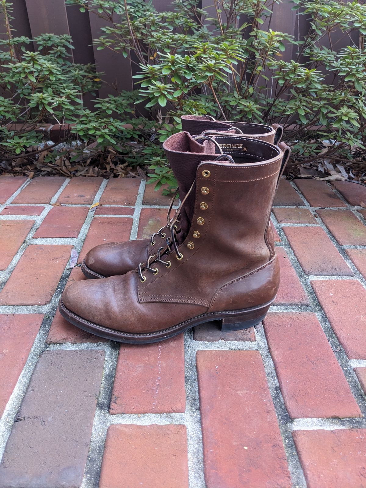 Photo by ganelo on January 4, 2024 of the Rolling Dub Trio Griffin 8.5" Plain Toe Boots in Unknown Material.