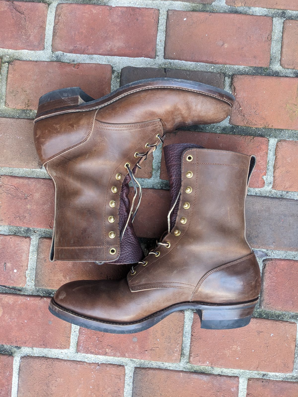 Photo by ganelo on January 4, 2024 of the Rolling Dub Trio Griffin 8.5" Plain Toe Boots in Unknown Material.