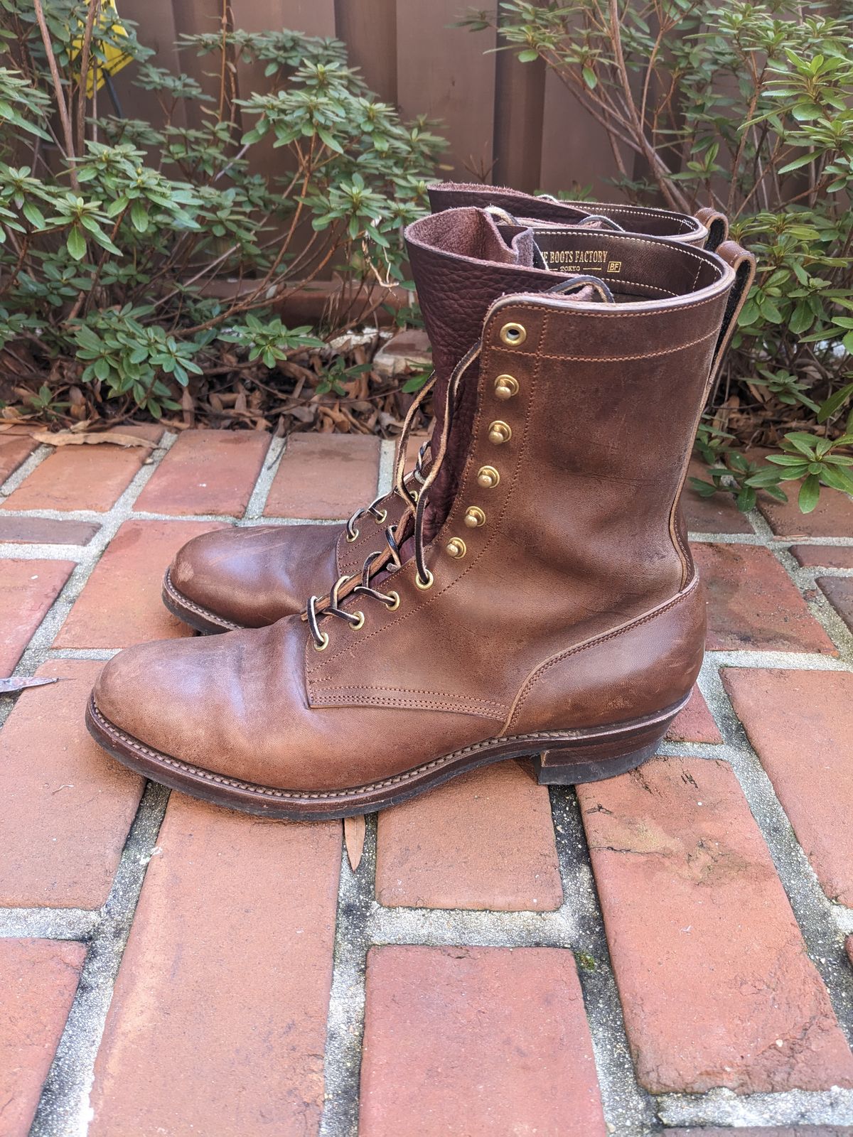 Photo by ganelo on February 5, 2024 of the Rolling Dub Trio Griffin 8.5" Plain Toe Boots in Unknown Material.