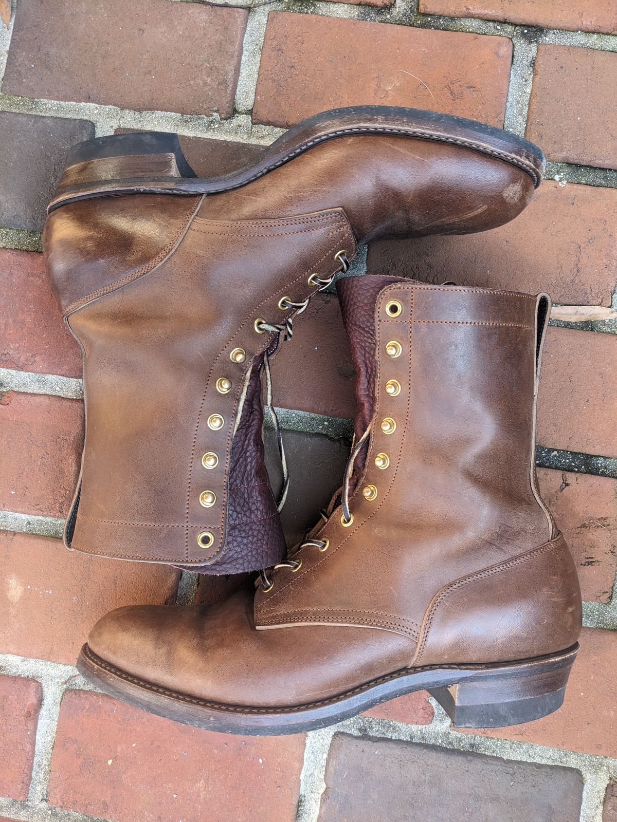 Photo by ganelo on February 5, 2024 of the Rolling Dub Trio Griffin 8.5" Plain Toe Boots in Unknown Material.