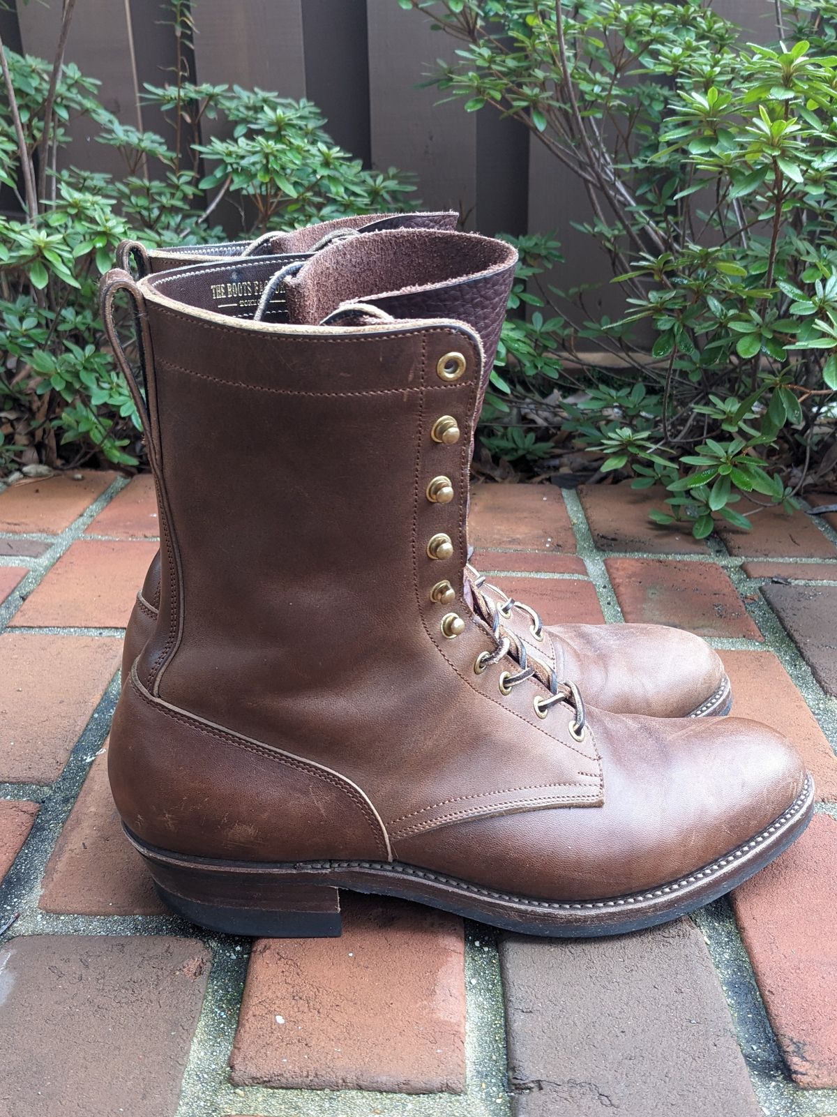 Photo by ganelo on March 5, 2024 of the Rolling Dub Trio Griffin 8.5" Plain Toe Boots in Unknown Material.