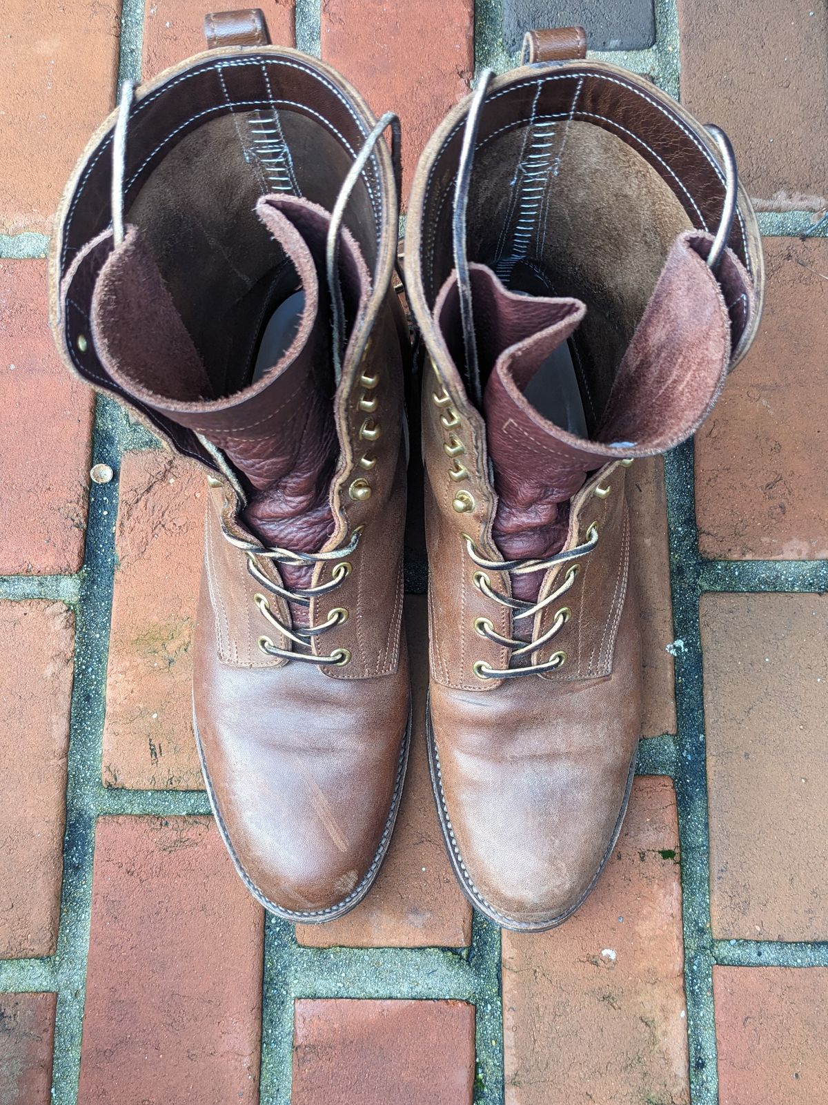 Photo by ganelo on March 5, 2024 of the Rolling Dub Trio Griffin 8.5" Plain Toe Boots in Unknown Material.