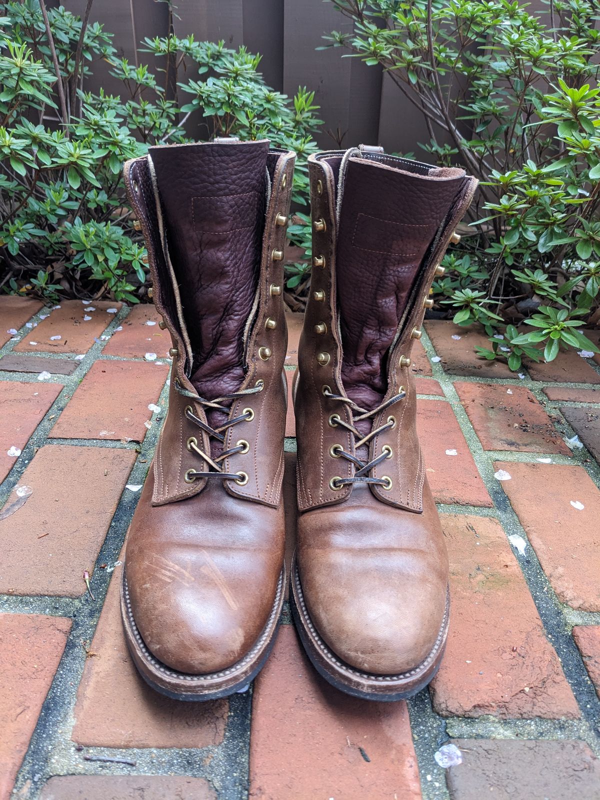 Photo by ganelo on April 4, 2024 of the Rolling Dub Trio Griffin 8.5" Plain Toe Boots in Unknown Material.