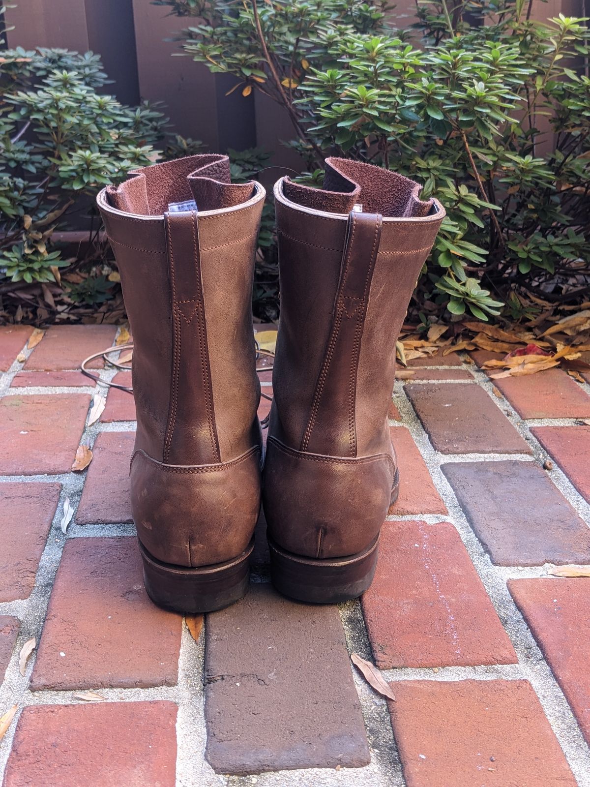 Photo by ganelo on November 3, 2023 of the Rolling Dub Trio Griffin 8.5" Plain Toe Boots in Unknown Material.