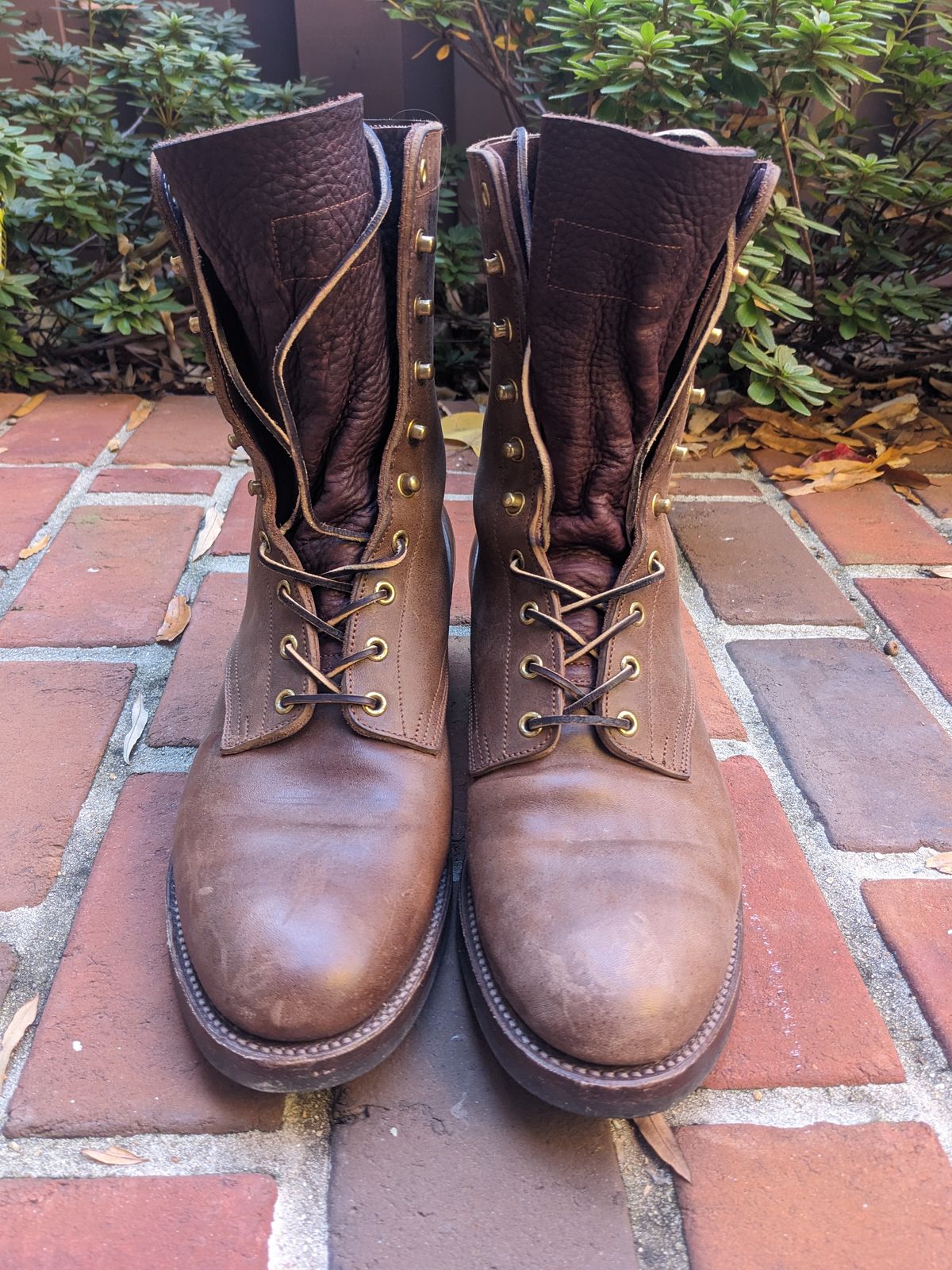 Photo by ganelo on November 3, 2023 of the Rolling Dub Trio Griffin 8.5" Plain Toe Boots in Unknown Material.