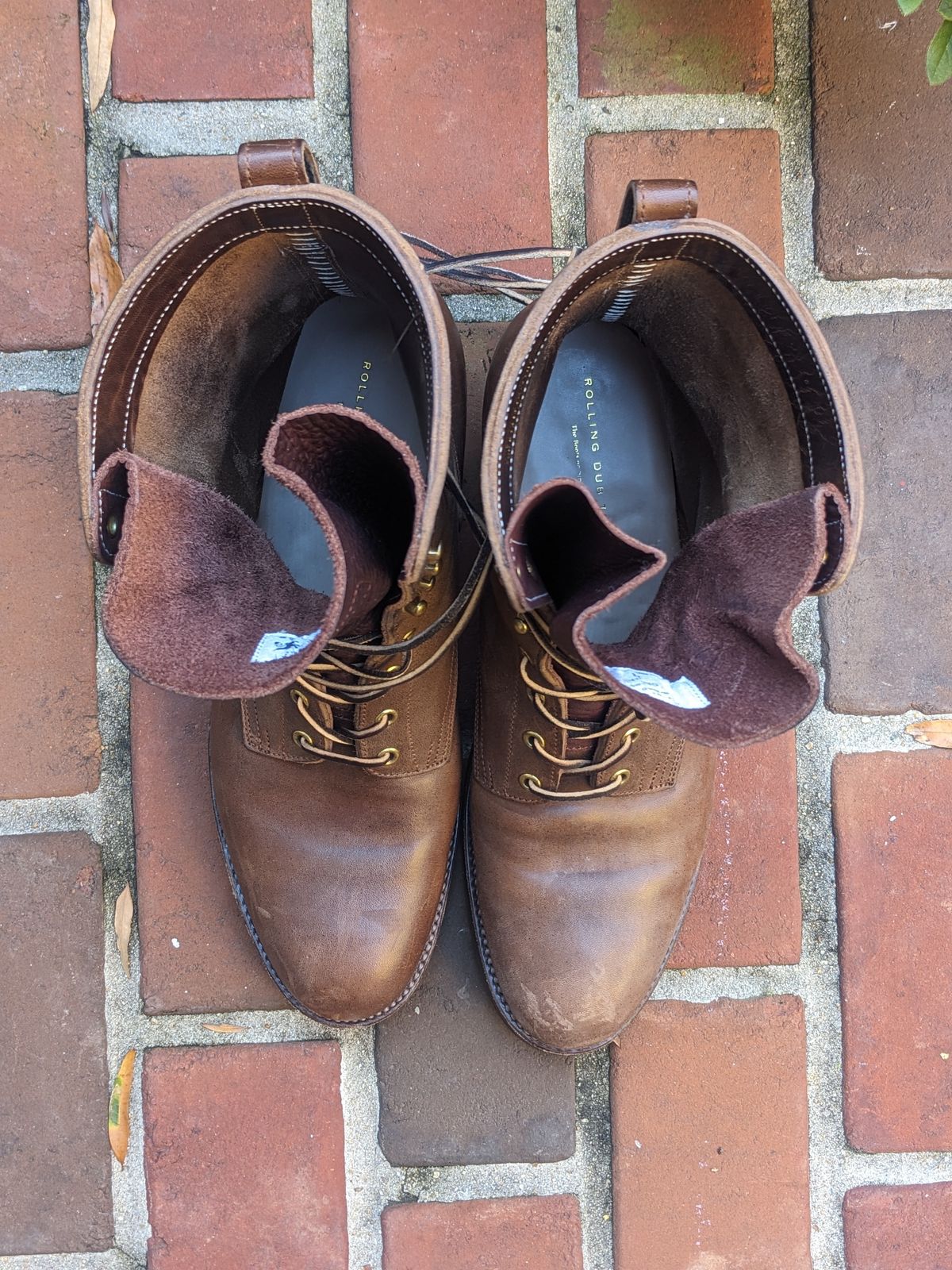Photo by ganelo on November 3, 2023 of the Rolling Dub Trio Griffin 8.5" Plain Toe Boots in Unknown Material.