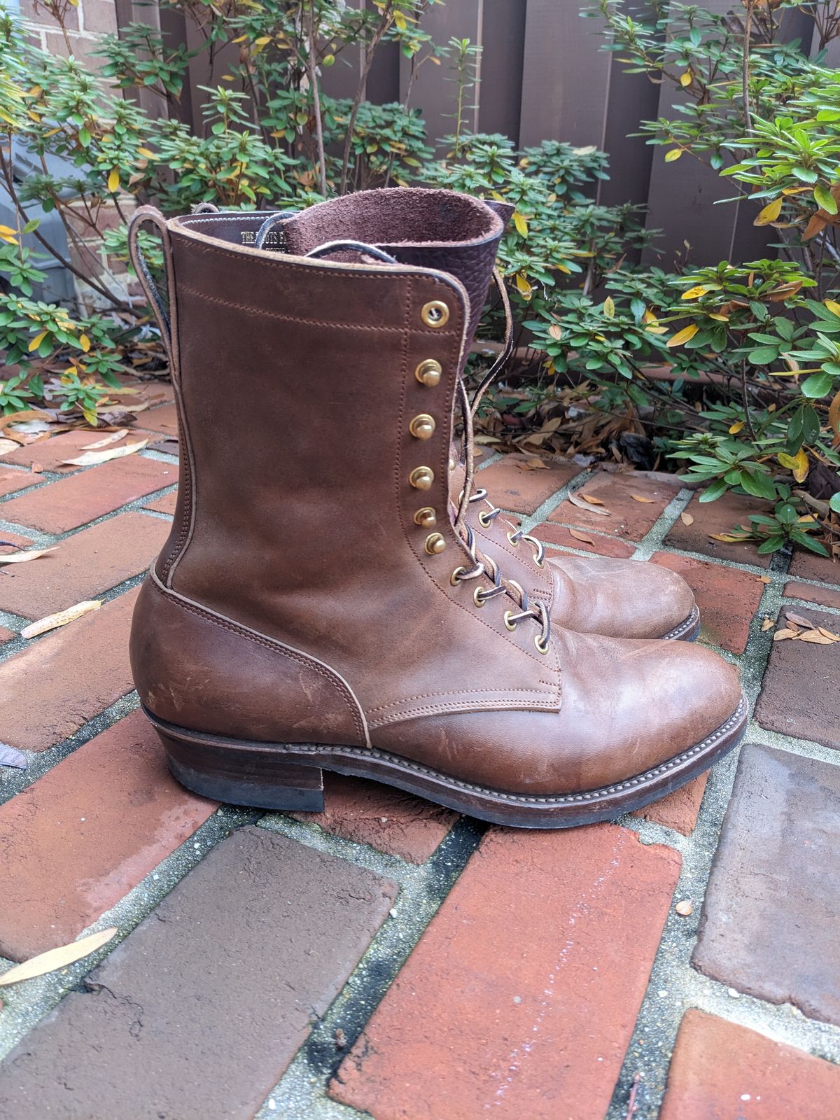 Photo by ganelo on December 4, 2023 of the Rolling Dub Trio Griffin 8.5" Plain Toe Boots in Unknown Material.