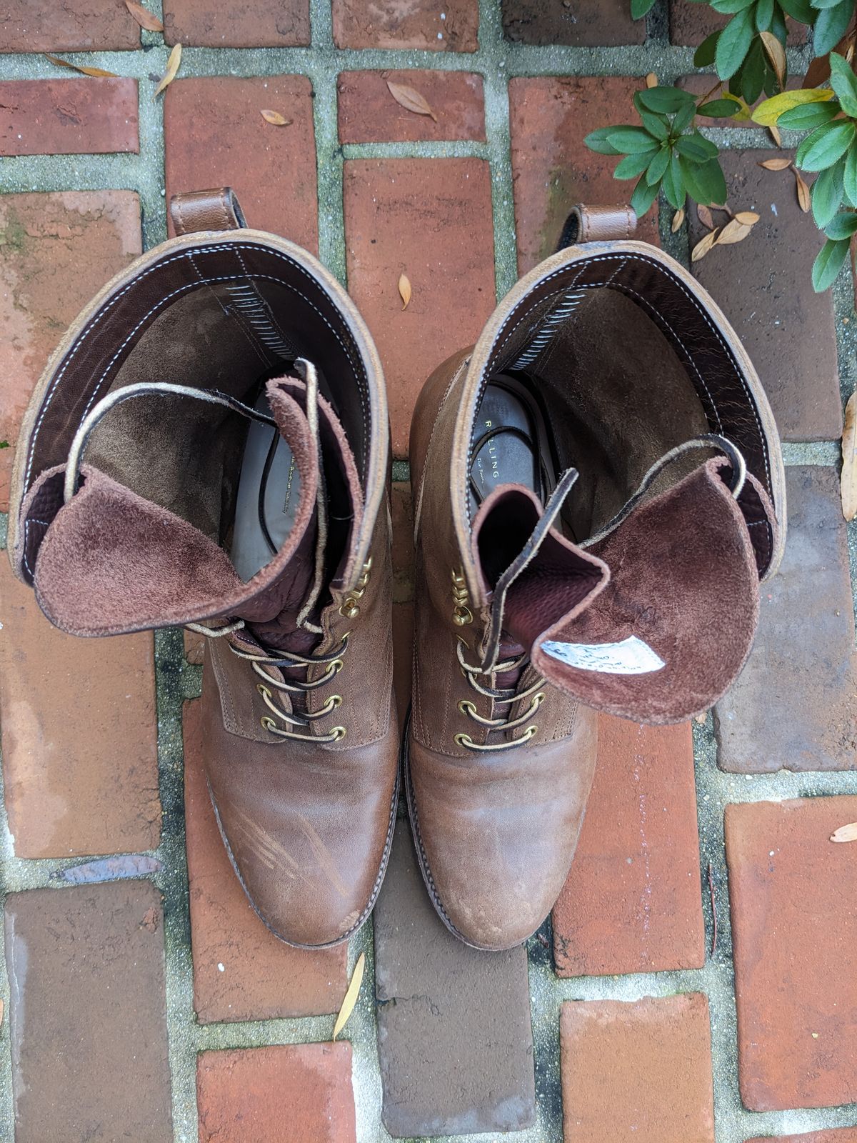 Photo by ganelo on December 4, 2023 of the Rolling Dub Trio Griffin 8.5" Plain Toe Boots in Unknown Material.