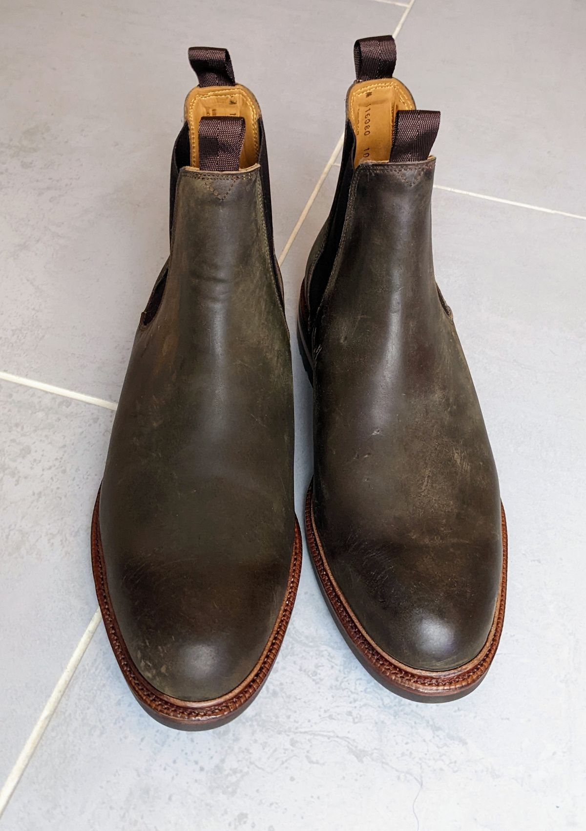 Photo by ganelo on October 1, 2022 of the Meermin Chelsea Boot in Caper Green Waxy Shell Cordovan.