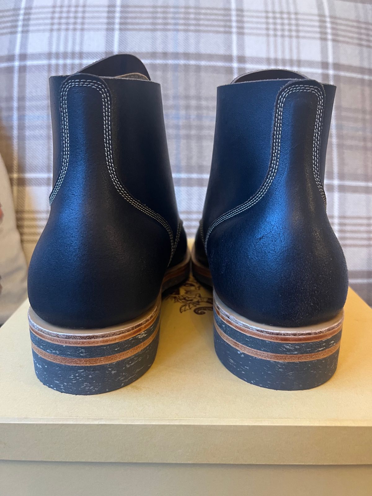 Photo by the_duke on November 1, 2023 of the Sagara Boondocker in Horween Black Waxed Flesh.