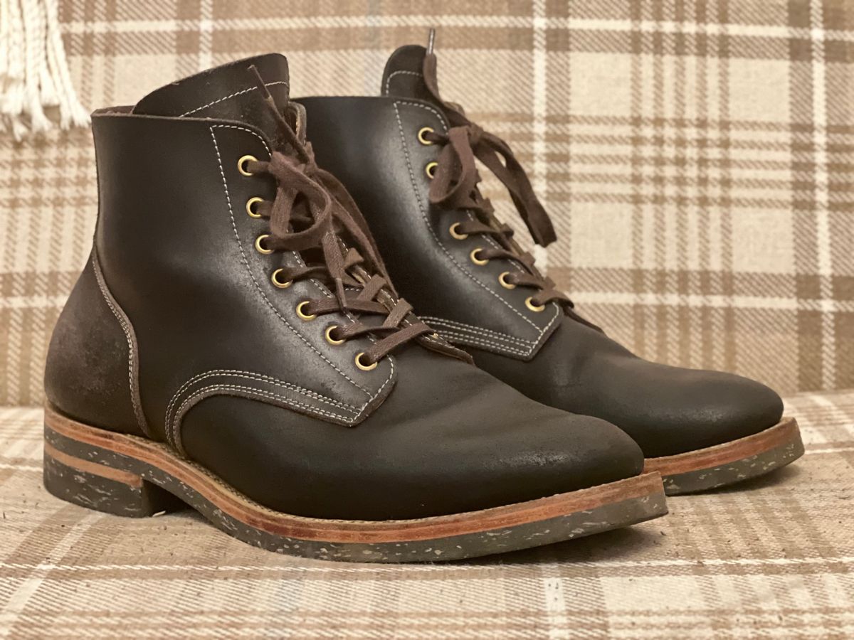 Photo by the_duke on January 4, 2024 of the Sagara Boondocker in Horween Black Waxed Flesh.