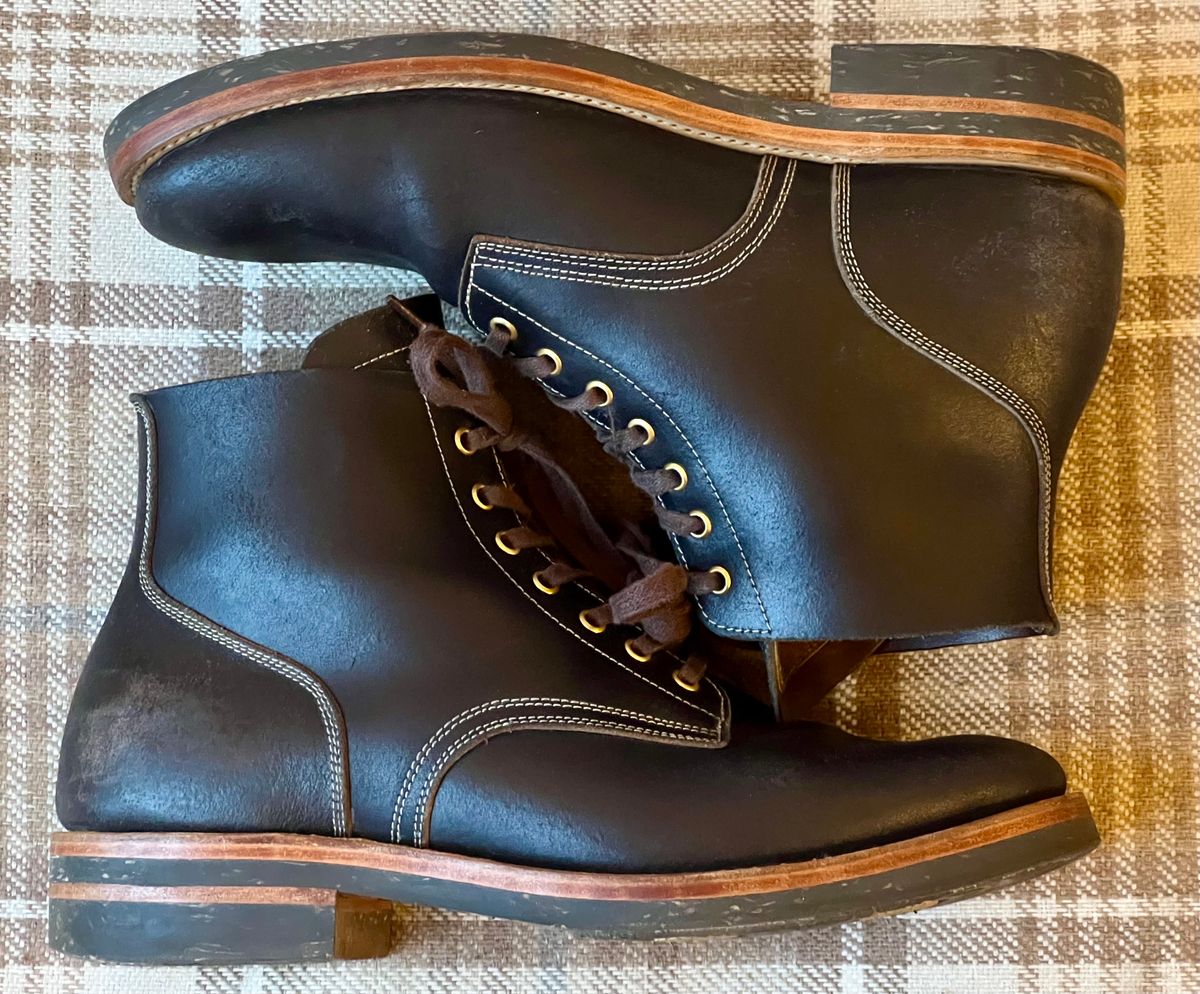 Photo by the_duke on February 3, 2024 of the Sagara Boondocker in Horween Black Waxed Flesh.