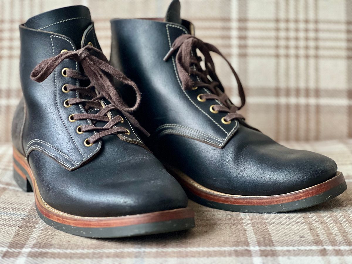 Photo by the_duke on March 1, 2024 of the Sagara Boondocker in Horween Black Waxed Flesh.