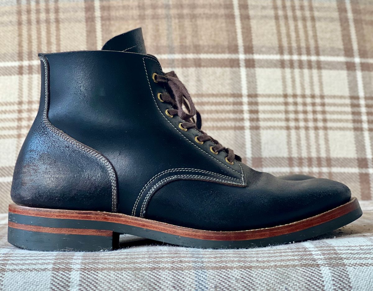 Photo by the_duke on March 1, 2024 of the Sagara Boondocker in Horween Black Waxed Flesh.