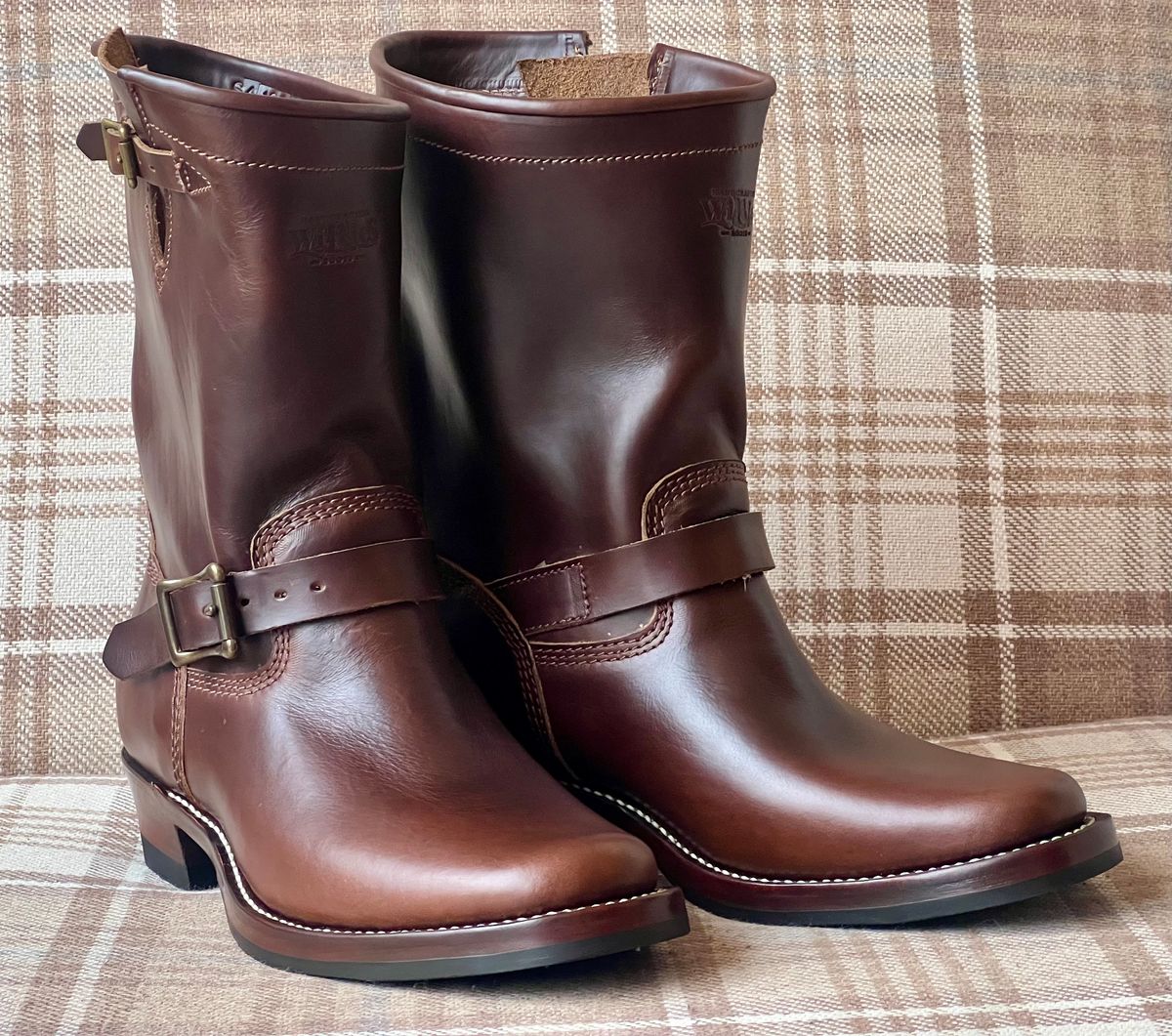 Photo by the_duke on October 1, 2024 of the Willie's Handmade Boots Engineer in Horween Brown Chromexcel.