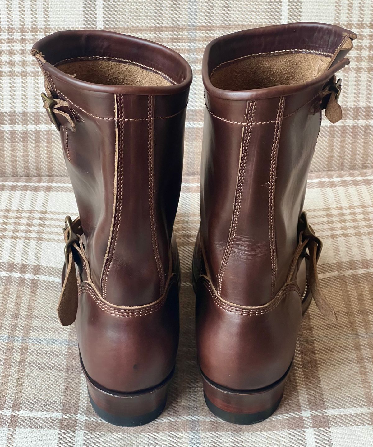 Photo by the_duke on October 1, 2024 of the Willie's Handmade Boots Engineer in Horween Brown Chromexcel.