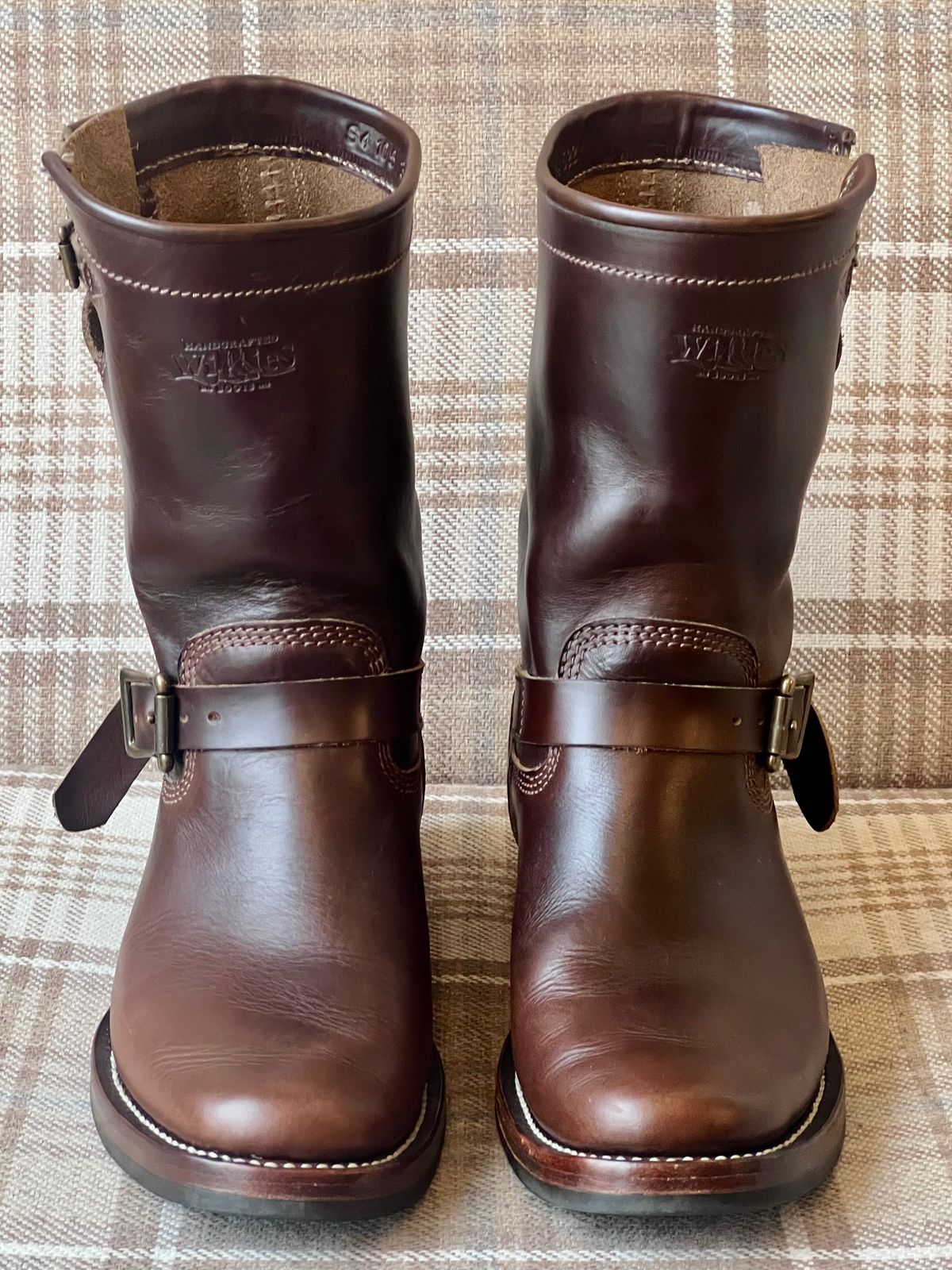 Photo by the_duke on November 2, 2024 of the Willie's Handmade Boots Engineer in Horween Brown Chromexcel.