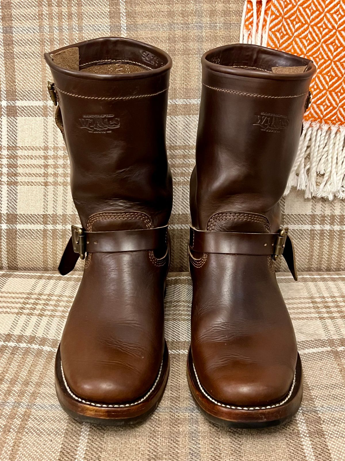 Photo by the_duke on December 5, 2024 of the Willie's Handmade Boots Engineer in Horween Brown Chromexcel.