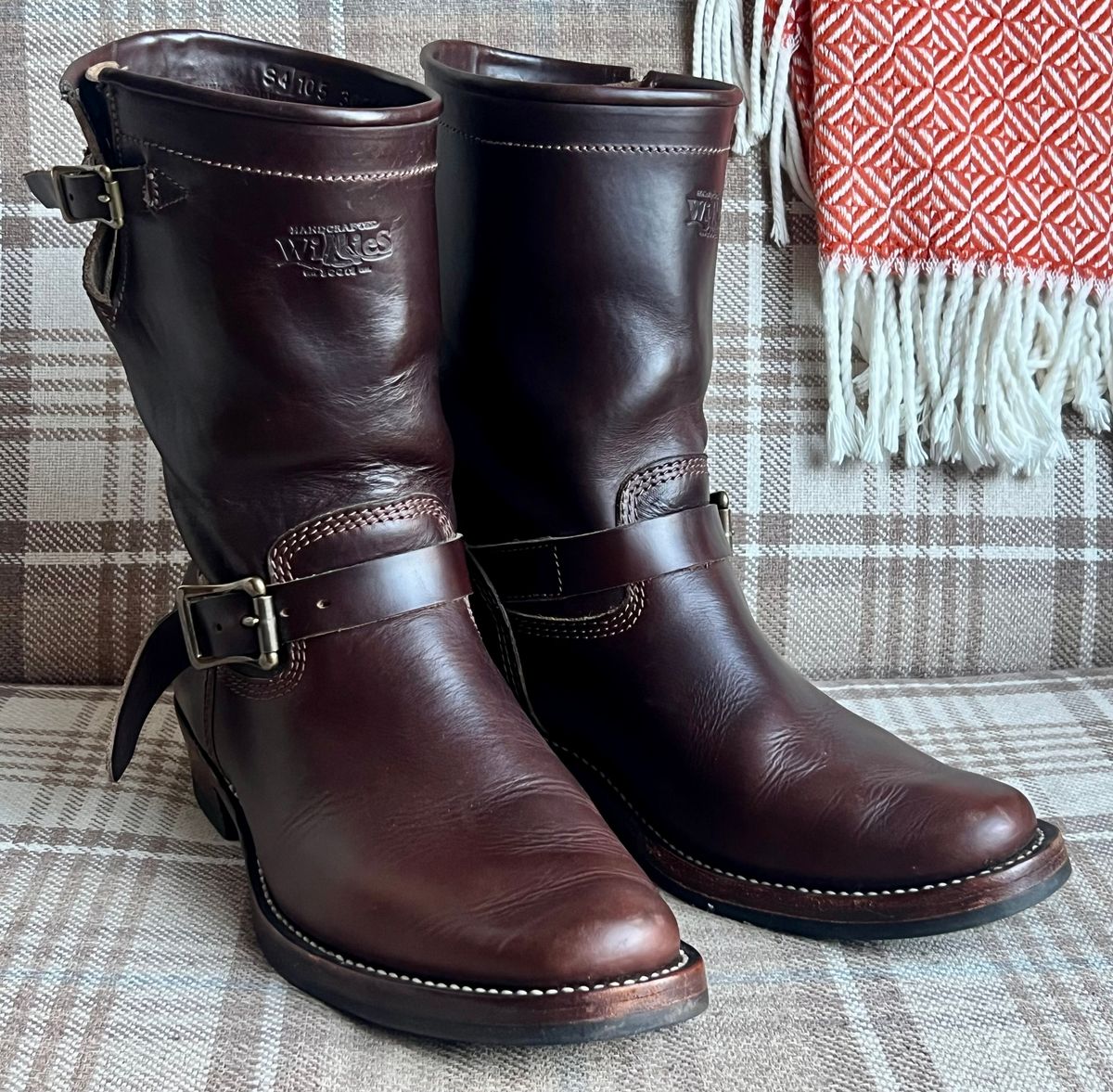 Photo by the_duke on January 3, 2025 of the Willie's Handmade Boots Engineer in Horween Brown Chromexcel.