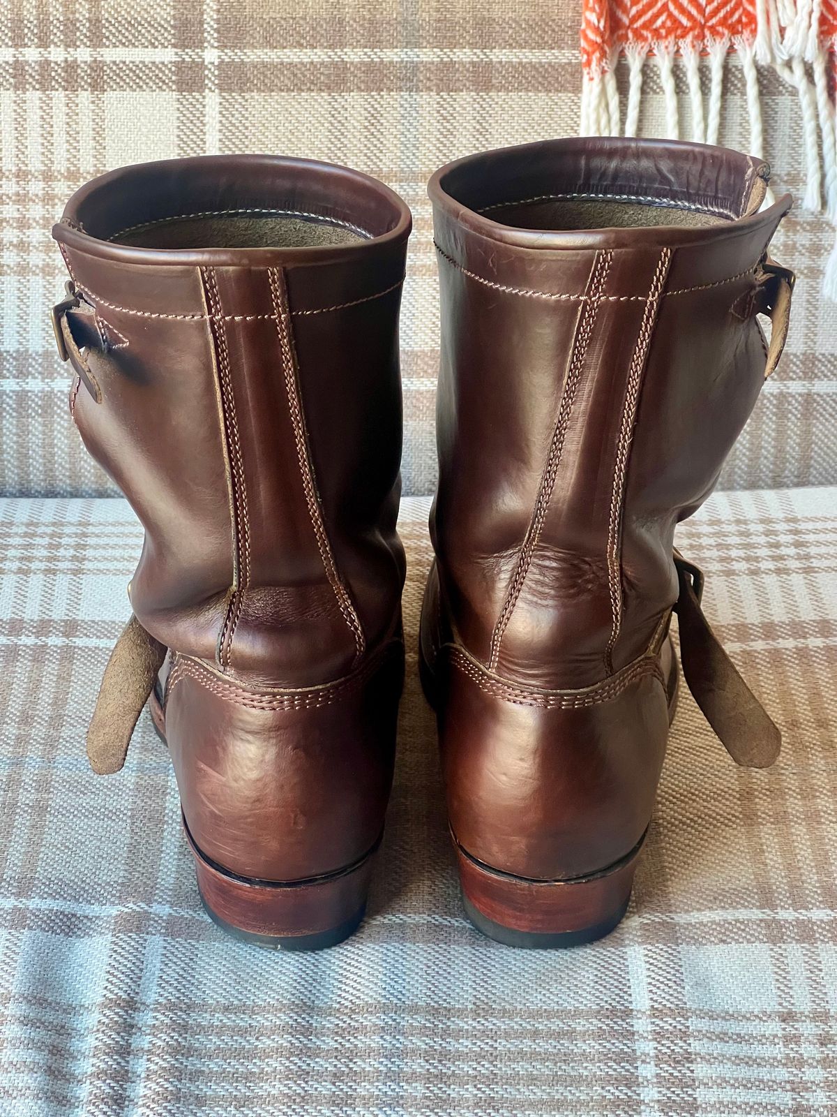 Photo by the_duke on March 2, 2025 of the Willie's Handmade Boots Engineer in Horween Brown Chromexcel.