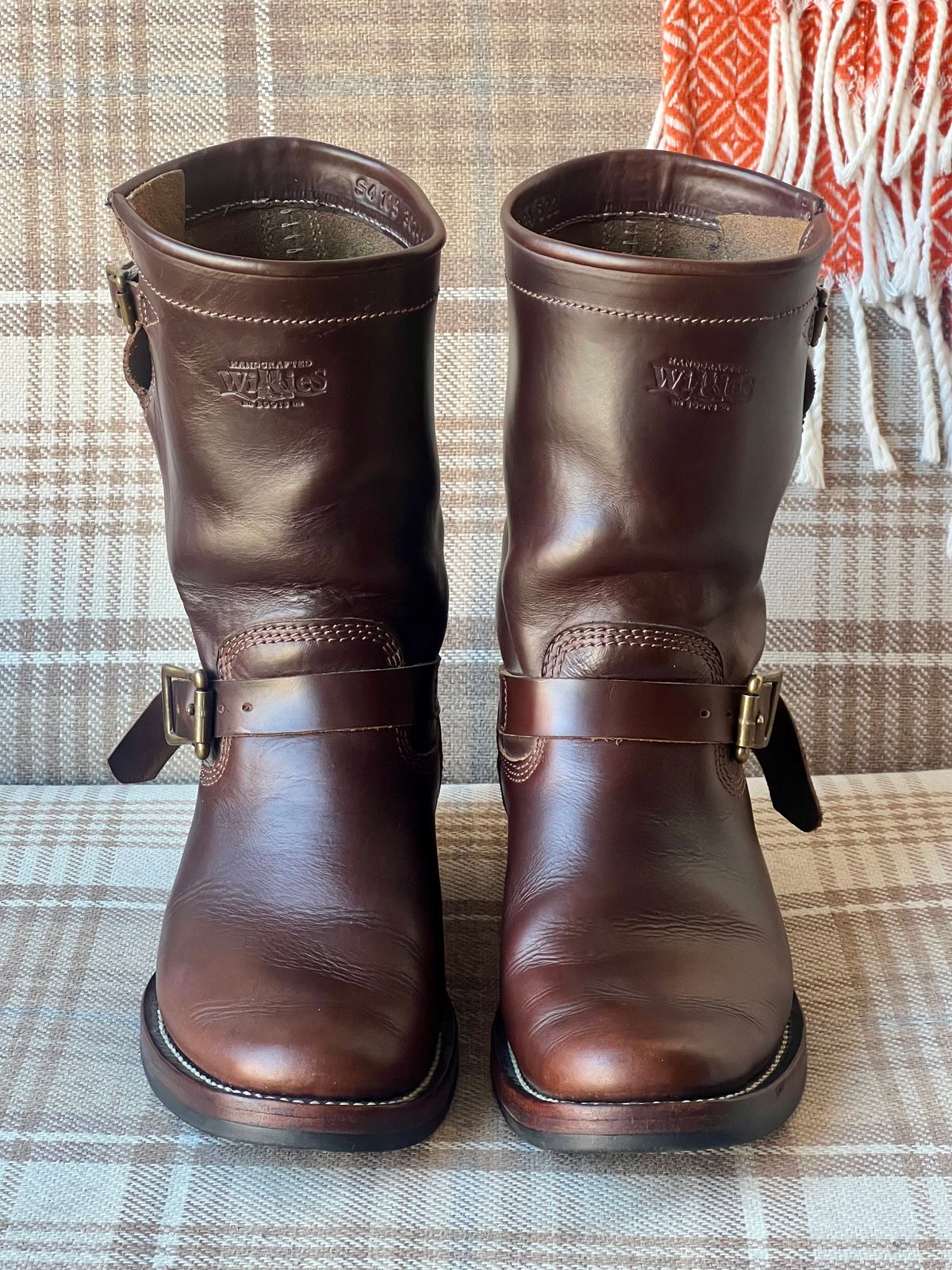 Photo by the_duke on March 2, 2025 of the Willie's Handmade Boots Engineer in Horween Brown Chromexcel.