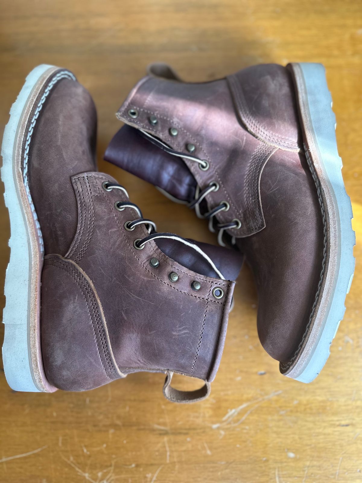 Photo by Hunter_Zenger on October 1, 2023 of the Nicks MTO in Horween Whiskey Predator.