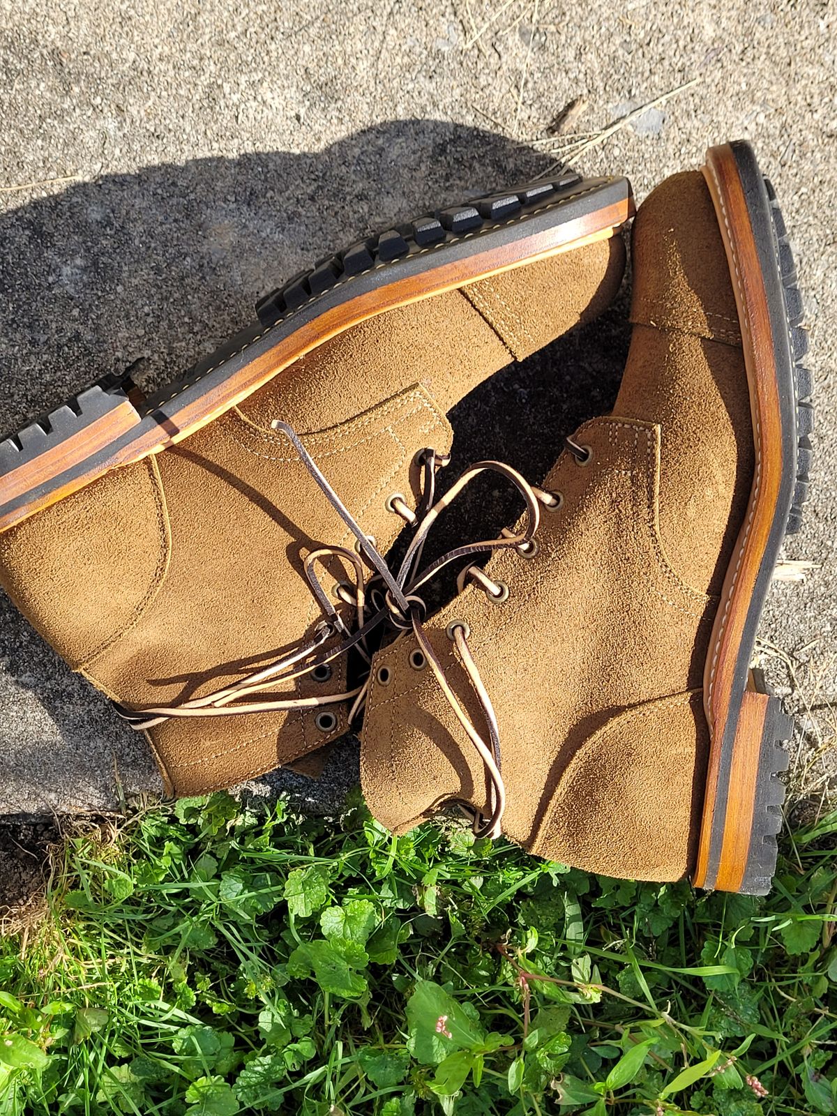 Photo by ct358545 on October 1, 2023 of the Truman Service Boot in Tasman Leather Group Coyote Roughout.