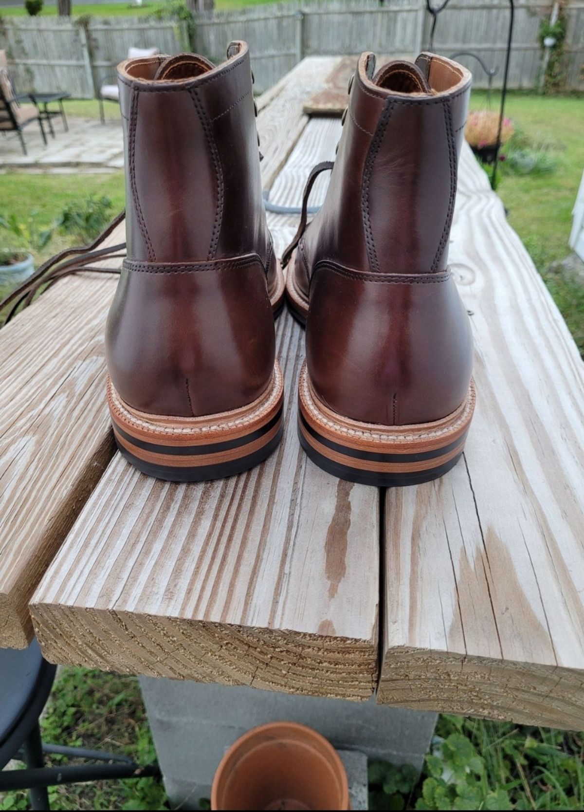 Photo by ct358545 on September 30, 2021 of the Grant Stone Diesel Boot in Horween Crimson Chromexcel.