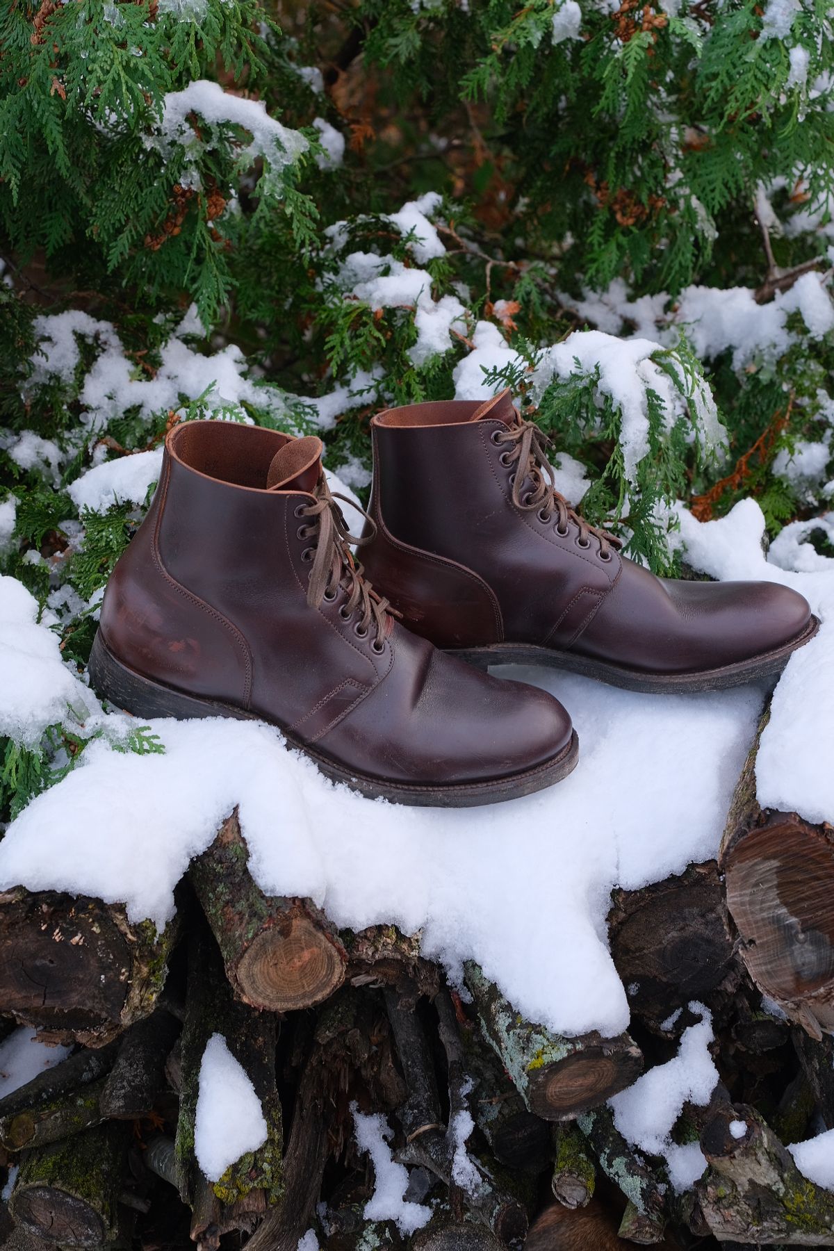 Photo by danadd94 on November 2, 2023 of the Viberg x Himel Ammunition Boot in Comipel Brown Horsebutt.