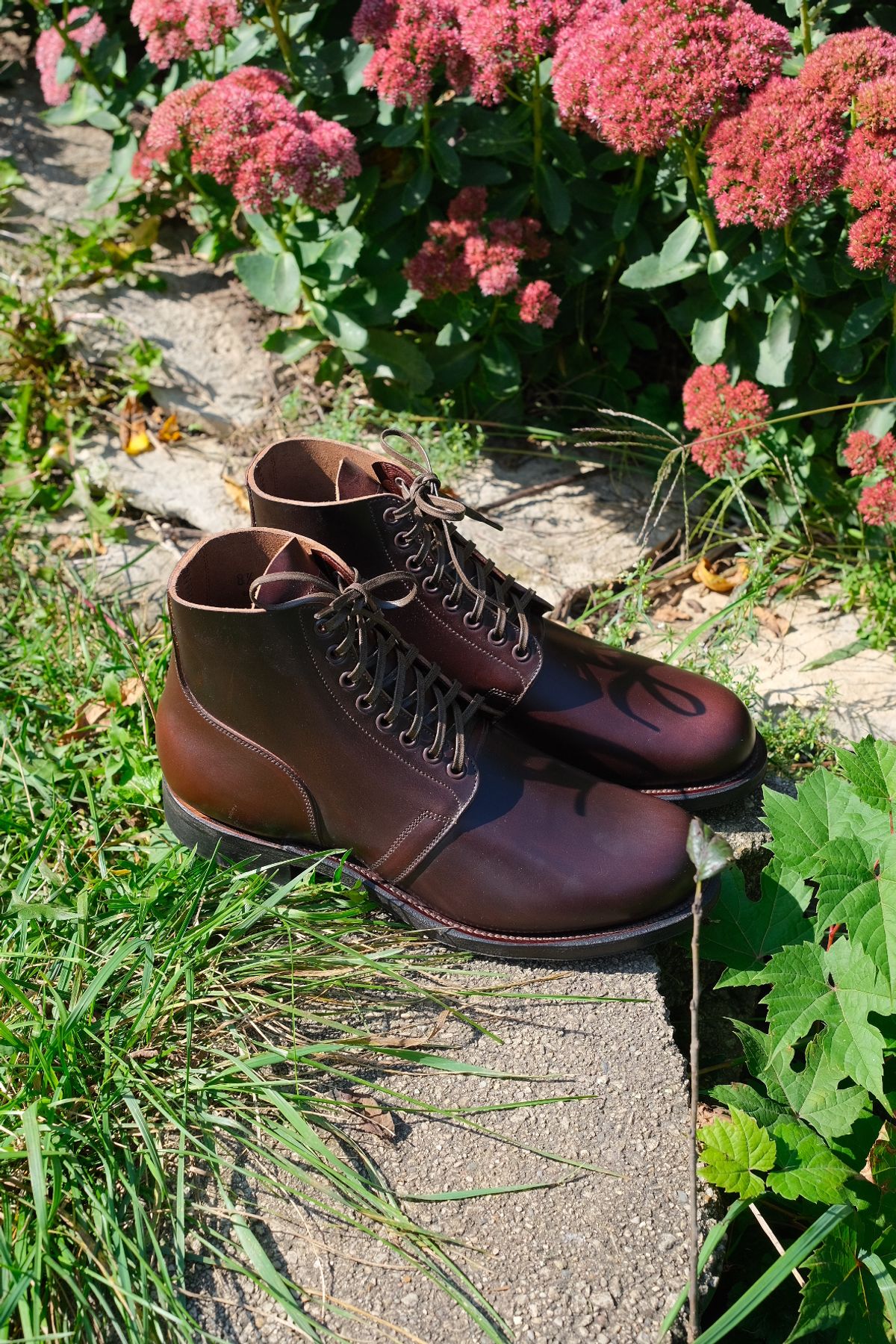 Photo by danadd94 on October 1, 2023 of the Viberg x Himel Ammunition Boot in Comipel Brown Horsebutt.